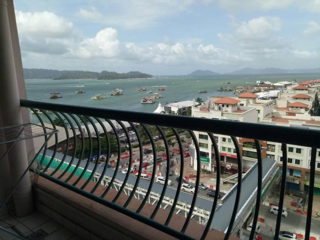 T & H Vacation Condo @Marina Court Kota Kinabalu Kamer foto